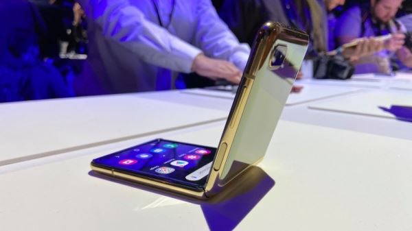 Складной смартфон Galaxy Z Flip анонсирован официально
