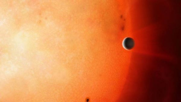 Астрономы открыли гигантскую планету, год на которой длится всего 18 часов