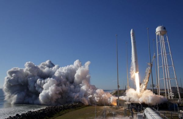 <br />
Ракета-носитель Antares стартовала с космодрома на острове Уоллопс<br />
